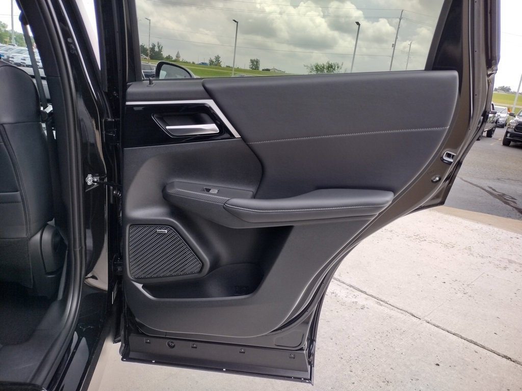 New 2025 Mitsubishi Outlander SE image 31