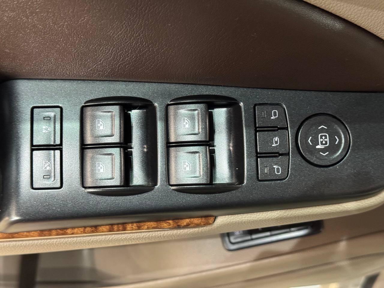 Used 2015 Chevrolet Tahoe LTZ AWD/4WD image 18