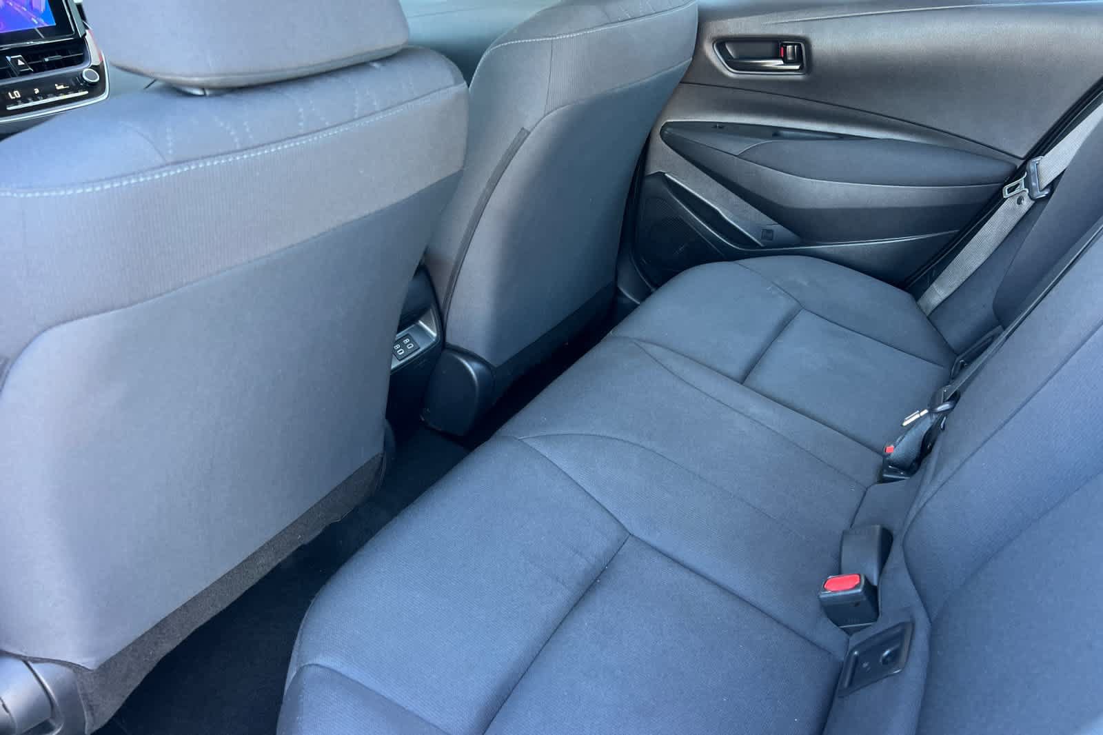 Used 2023 Toyota Corolla LE FWD image 4