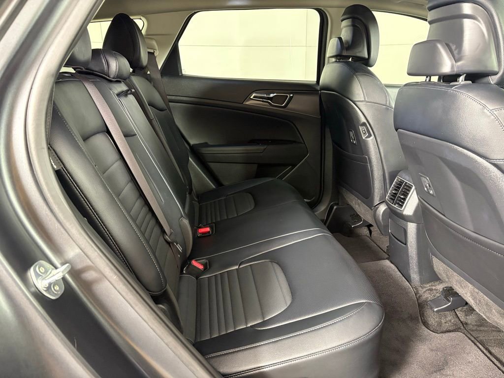 Used 2025 Kia Sportage SX Prestige image 16