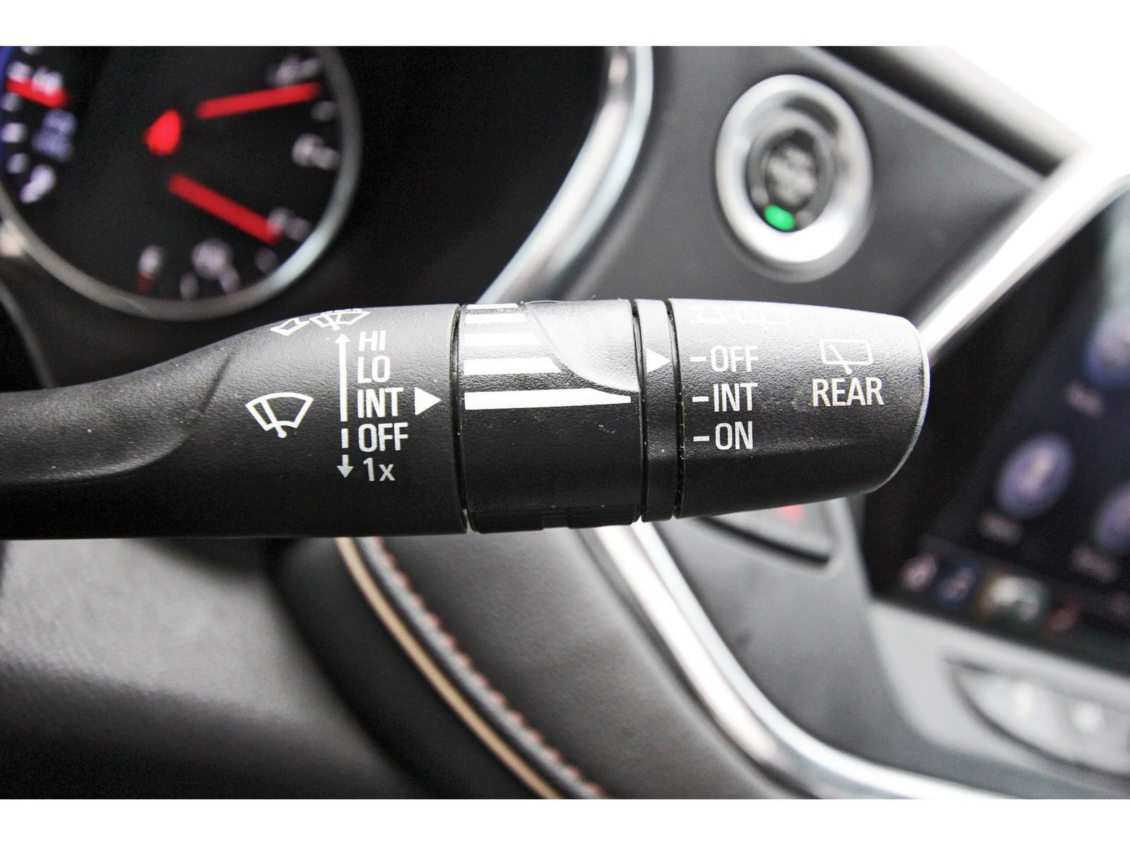 Used 2022 Chevrolet Blazer Premier w/ Enhanced Convenience Package FWD image 18