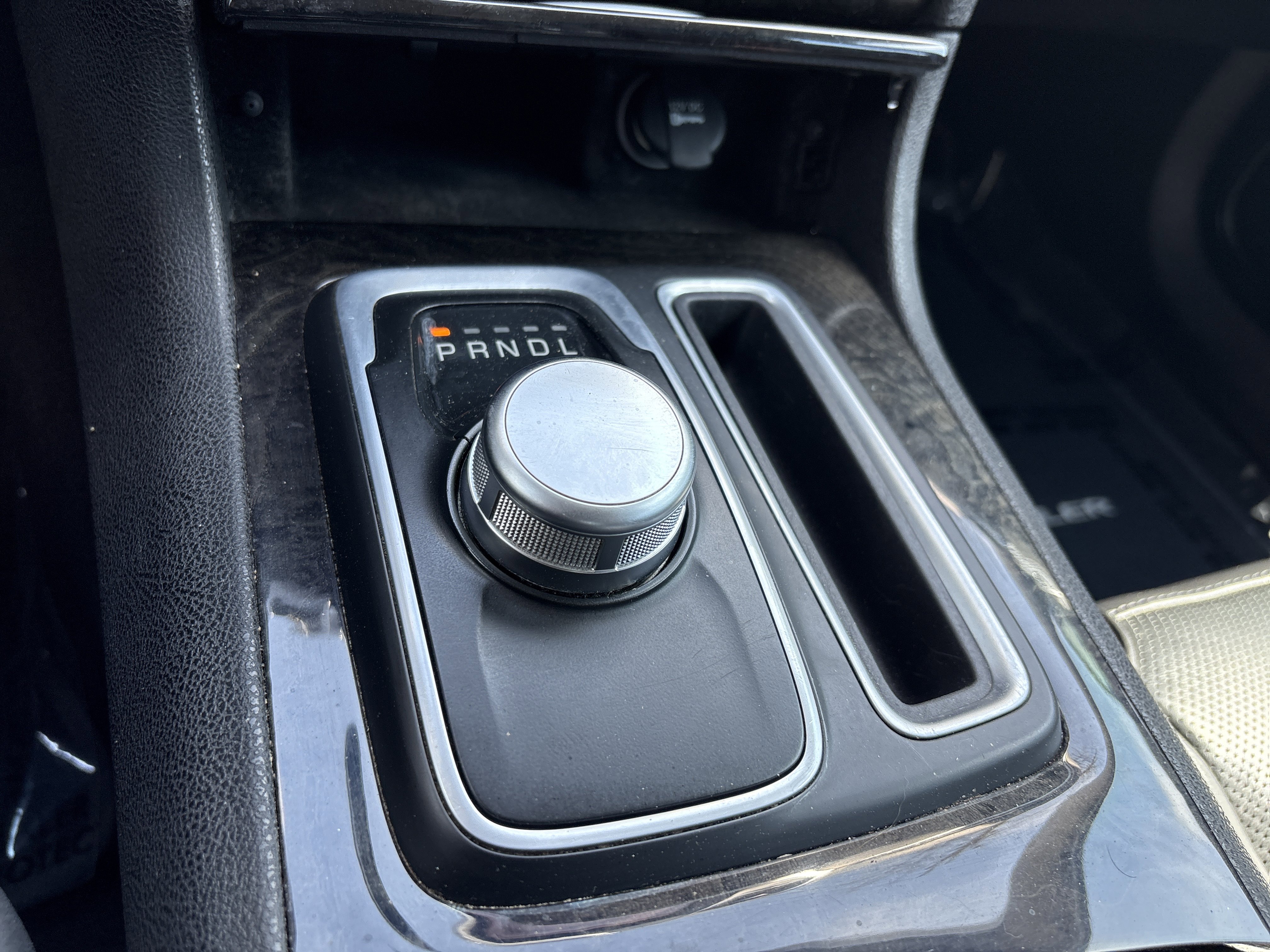 Used 2020 Chrysler 300 Limited image 32