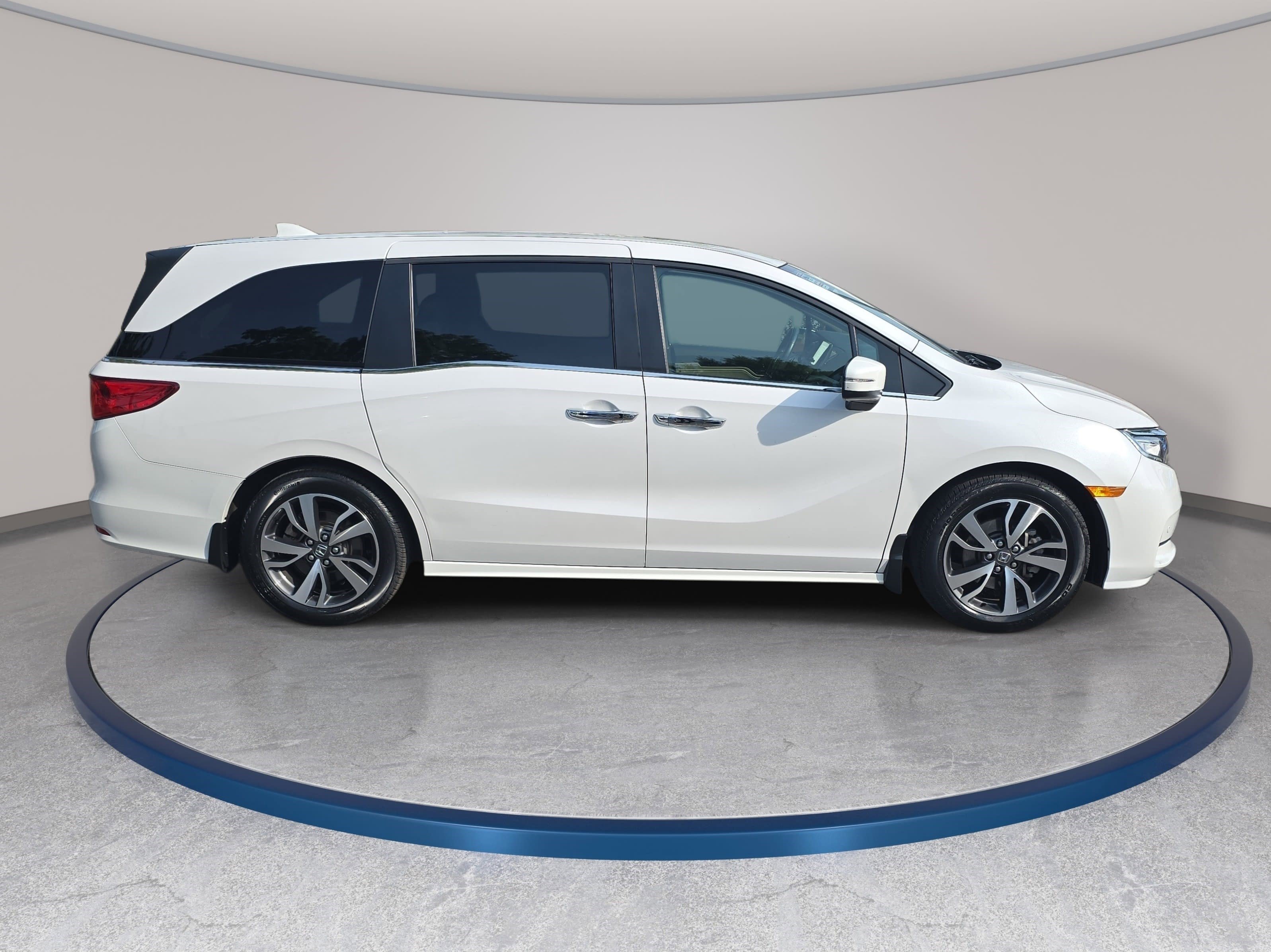 Used 2023 Honda Odyssey Touring image 4