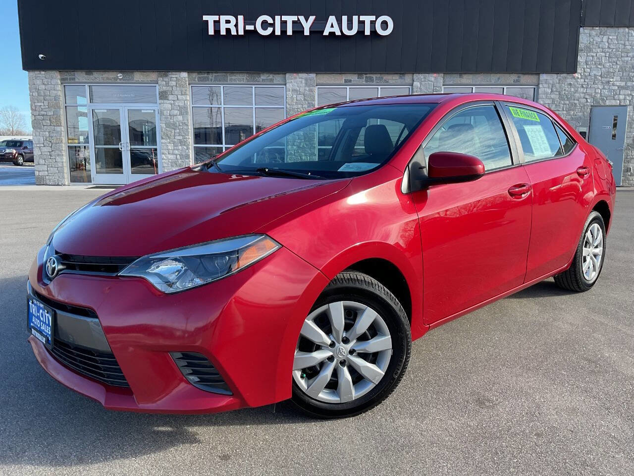 Used 2015 Toyota Corolla LE image 1