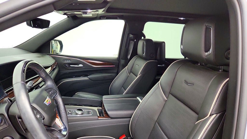 Used 2024 Cadillac Escalade ESV Premium Luxury w/ Performance Package AWD/4WD image 22