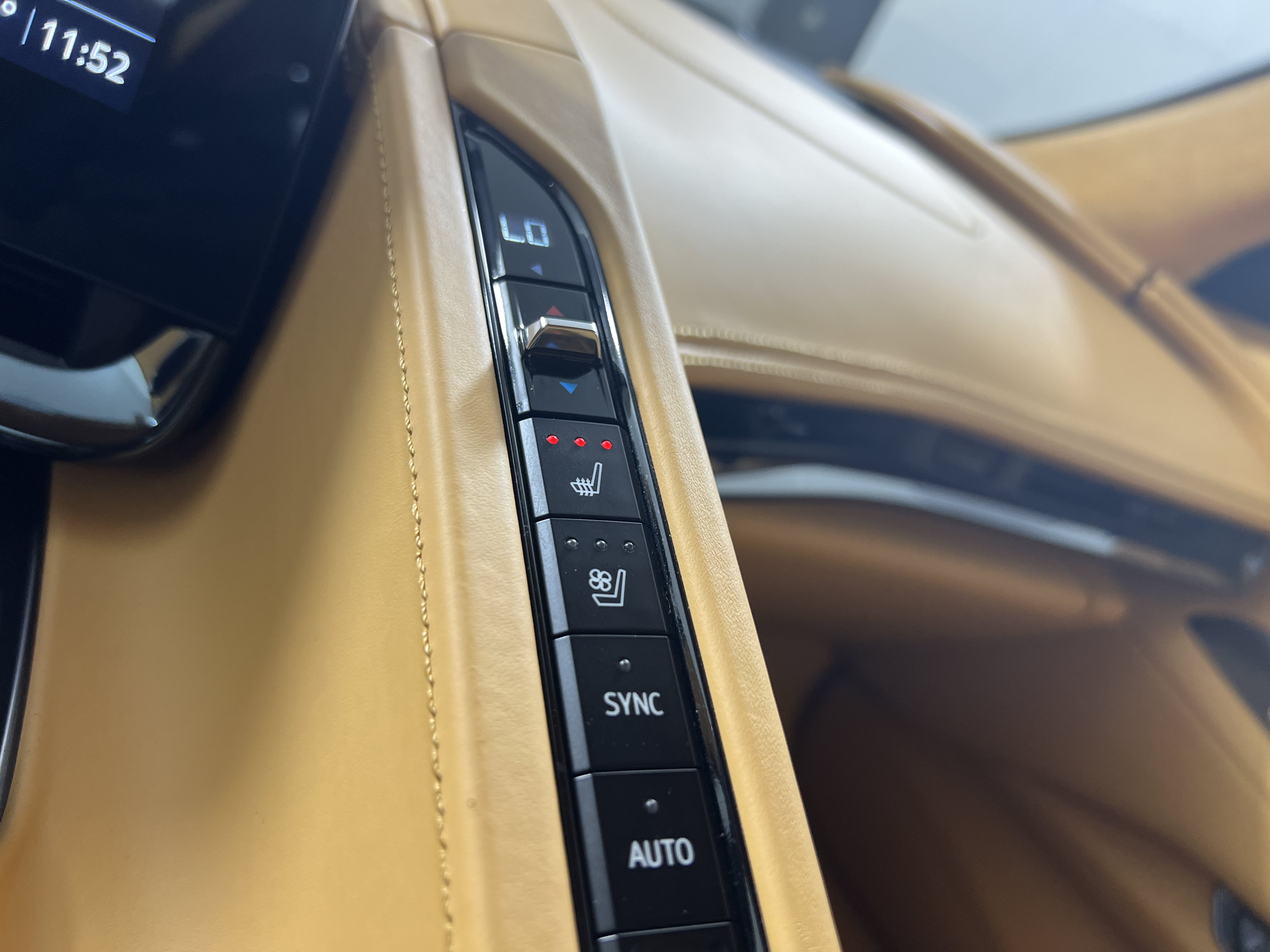Used 2023 Chevrolet Corvette Z06 w/ Stealth Interior Trim Package RWD image 21