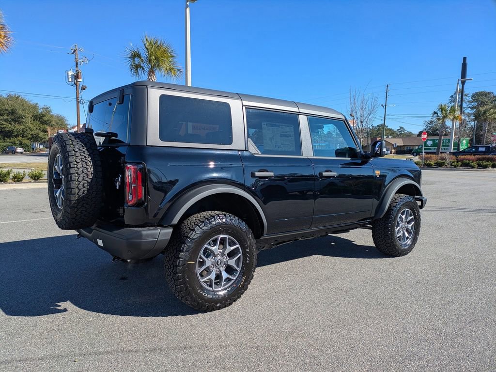New 2025 Ford Bronco Badlands video 4