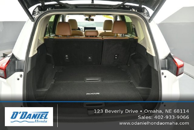 Used 2024 Nissan Rogue Platinum w/ Platinum Premium Package AWD/4WD image 36