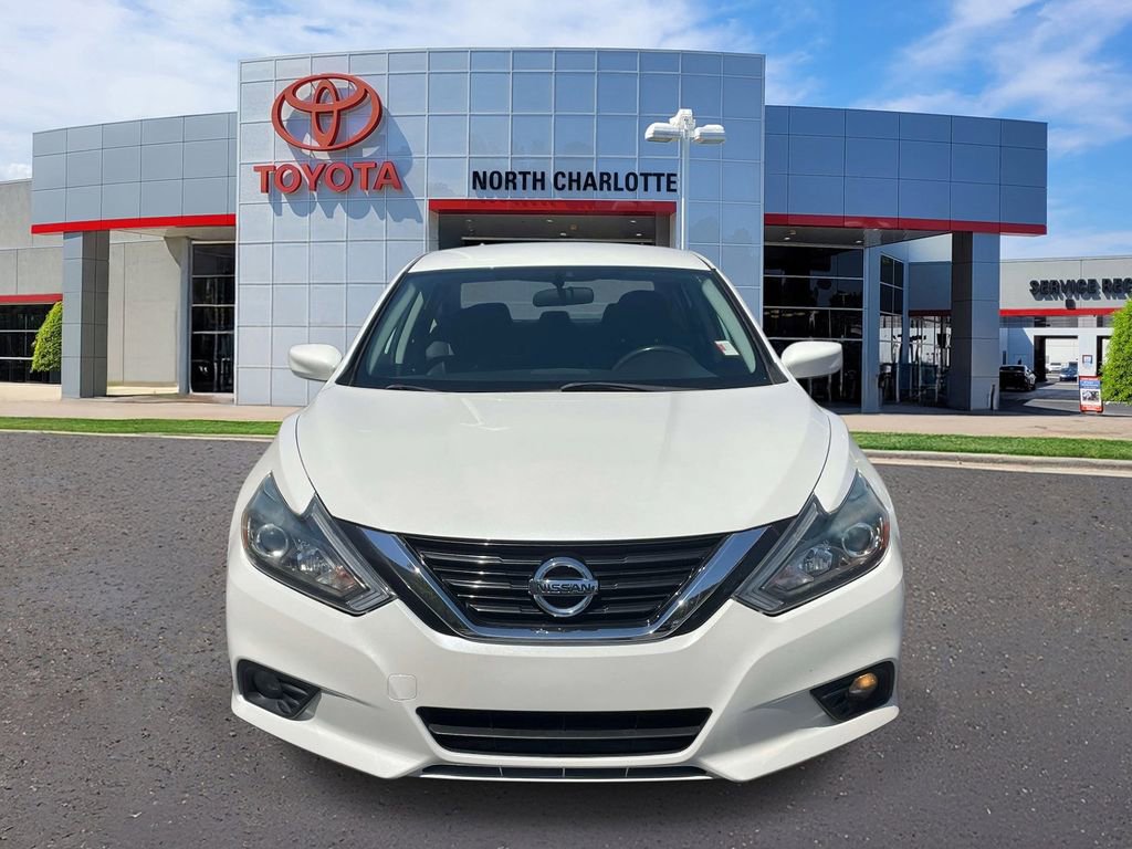Used 2018 Nissan Altima 2.5 SR FWD image 2