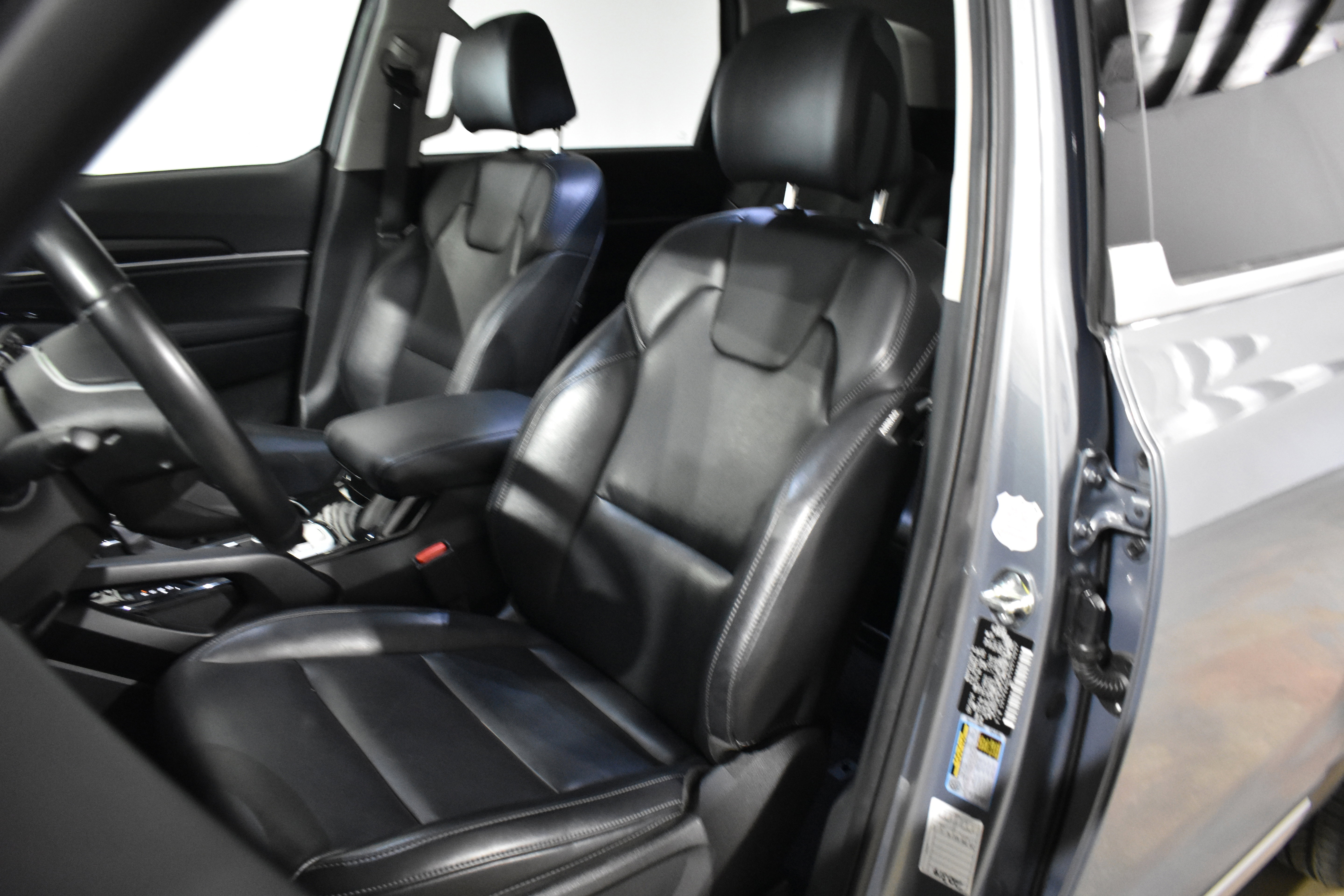 Used 2025 Kia Telluride S image 27