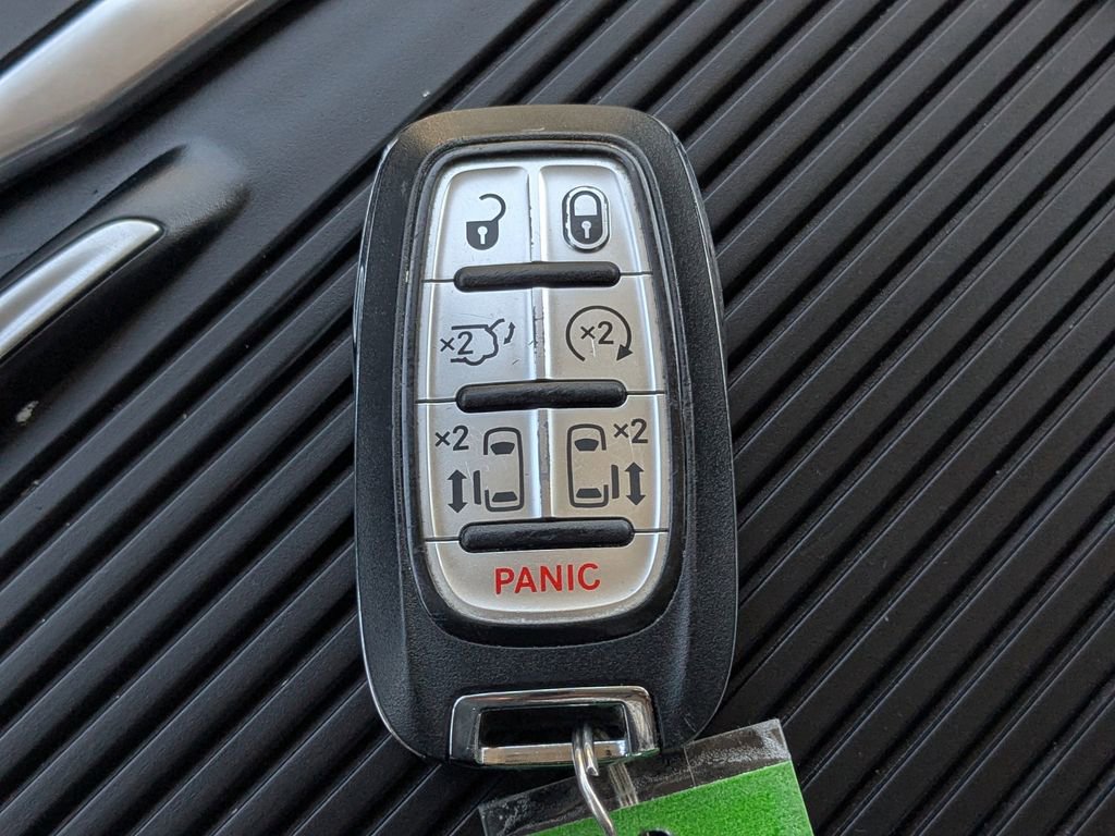 Certified 2024 Chrysler Pacifica Select image 35