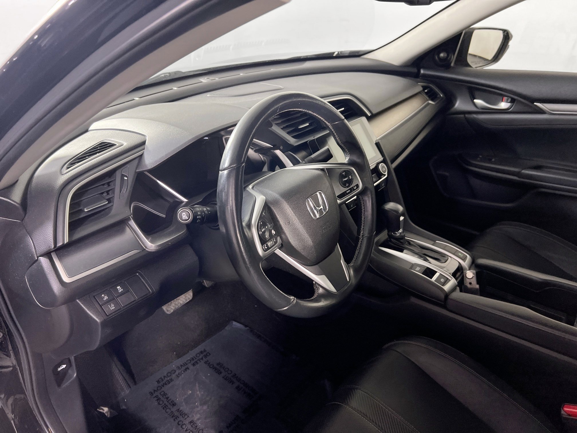 Used 2018 Honda Civic Touring image 9