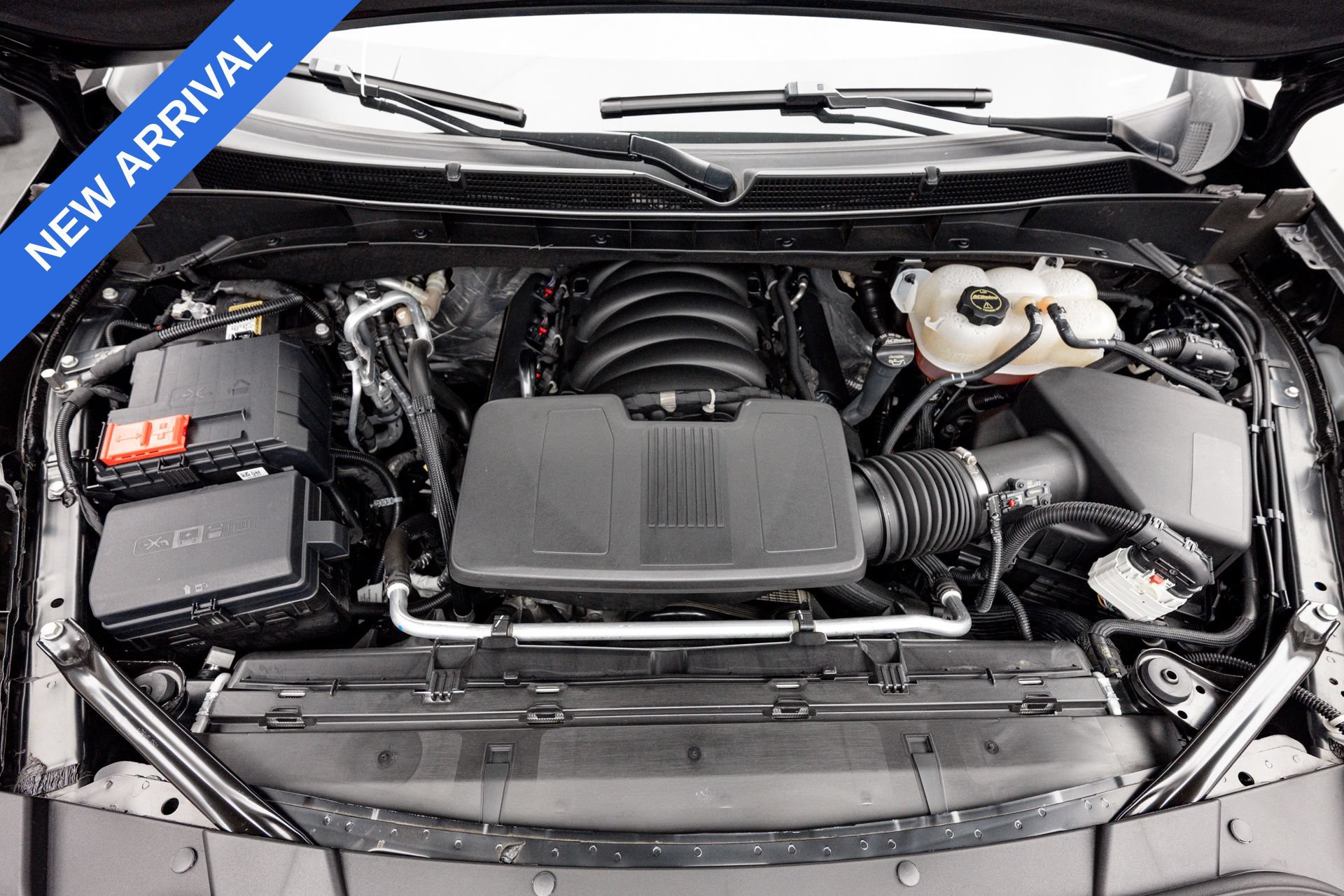 Used 2025 Cadillac Escalade Sport Platinum w/ LPO, Floor Liner Package AWD/4WD image 42