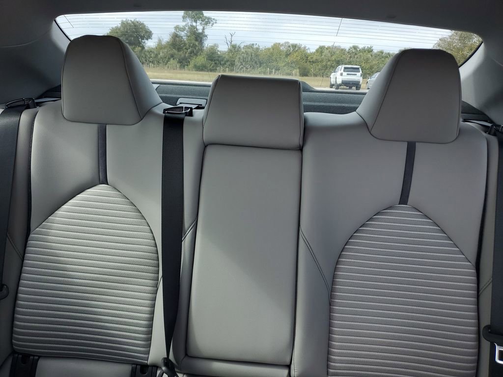 Used 2023 Toyota Camry SE image 13