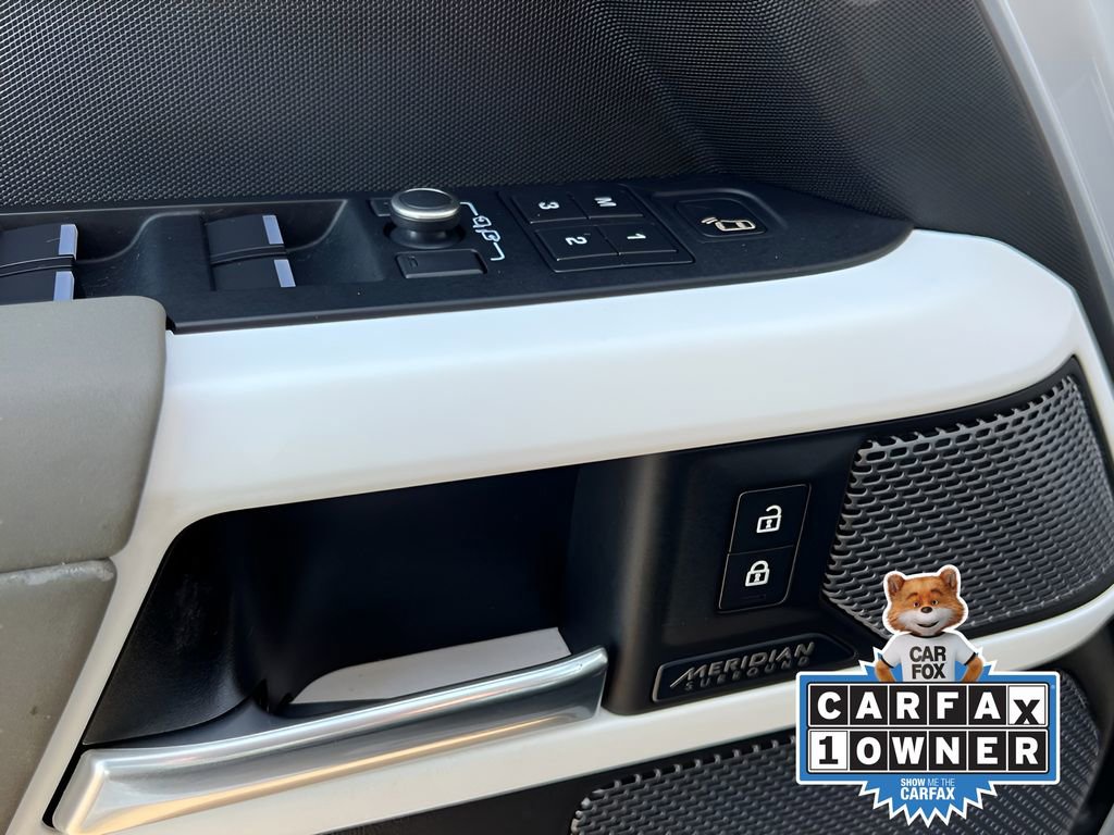 Used 2022 Land Rover Defender 110 X-Dynamic SE image 43