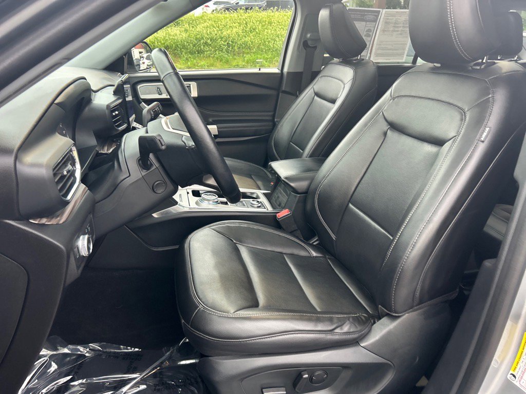 Used 2022 Ford Explorer Limited w/ Equipment Group 301A image 8