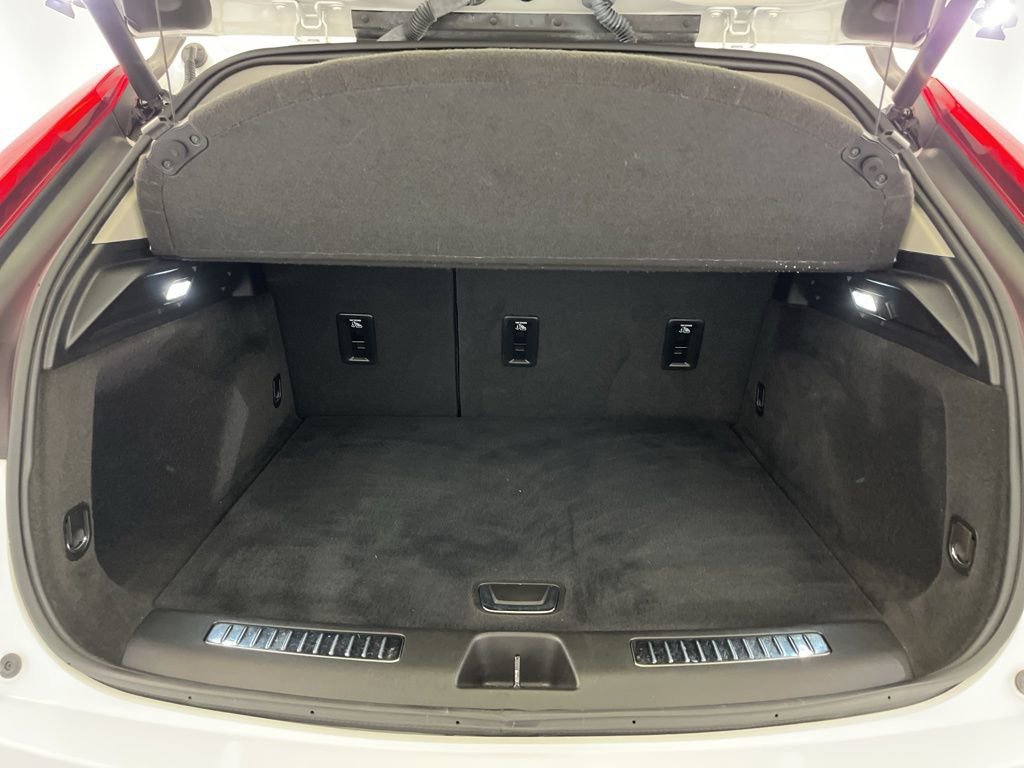 Certified 2023 Cadillac XT4 Premium Luxury image 15