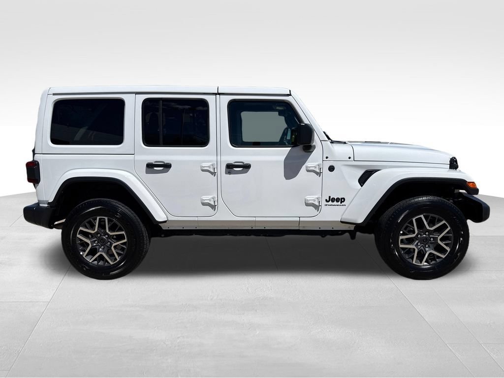 Used 2025 Jeep Wrangler Unlimited Sahara AWD/4WD image 6