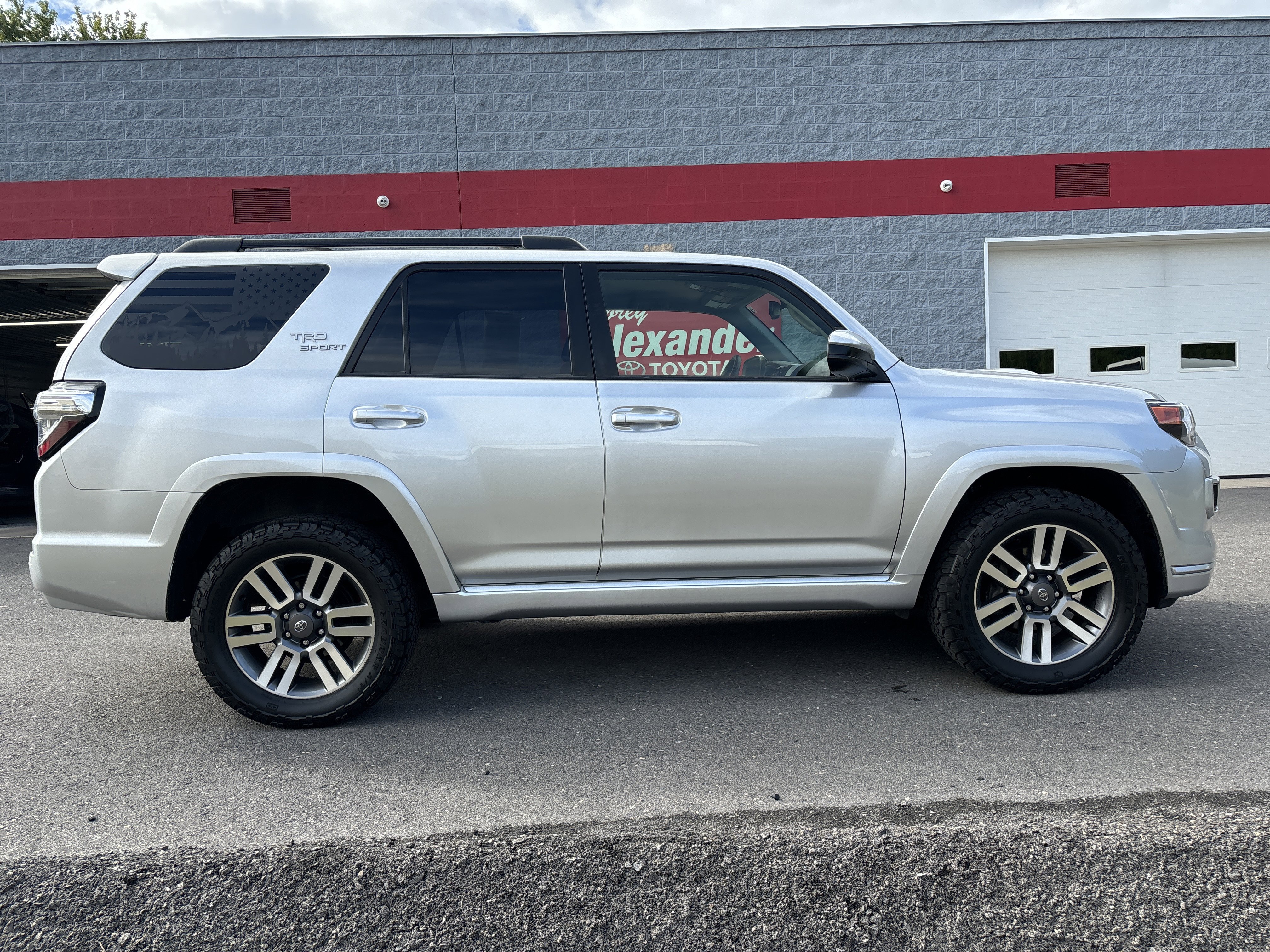 Used 2022 Toyota 4Runner TRD Sport image 2