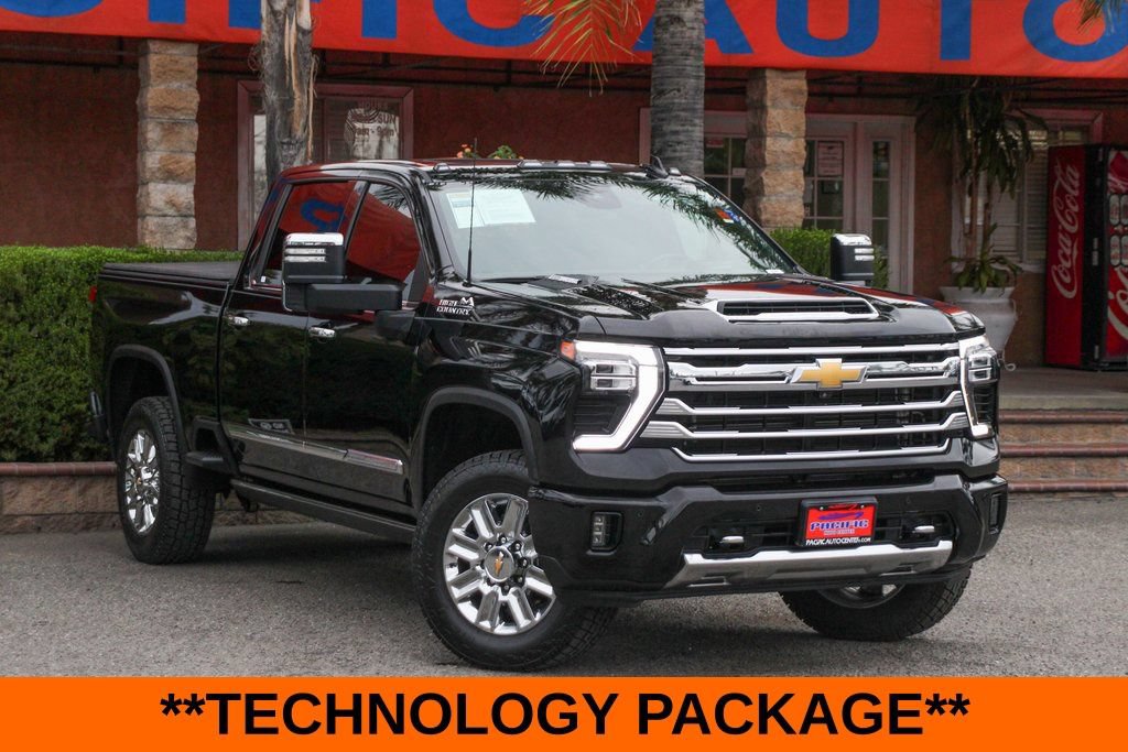 Used 2024 Chevrolet Silverado 2500 High Country w/ Technology Package AWD/4WD image 2