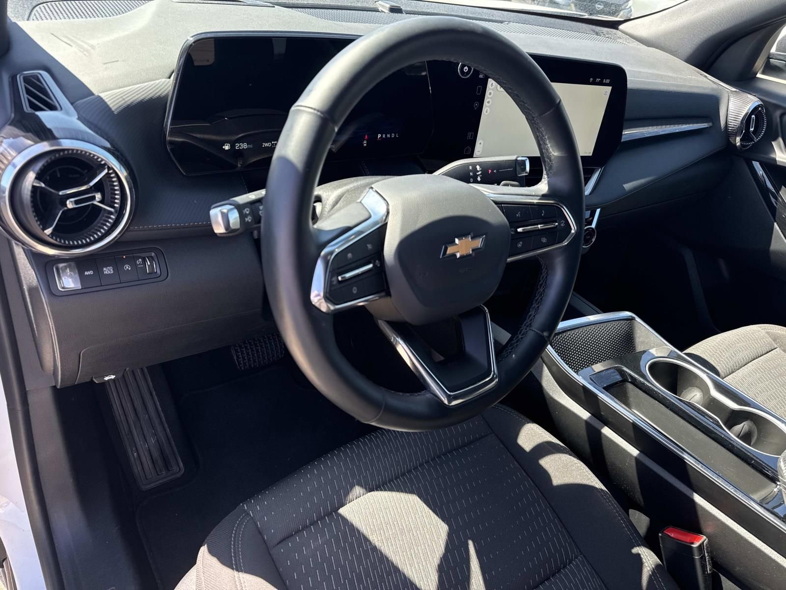 Used 2025 Chevrolet Equinox LT AWD/4WD image 18