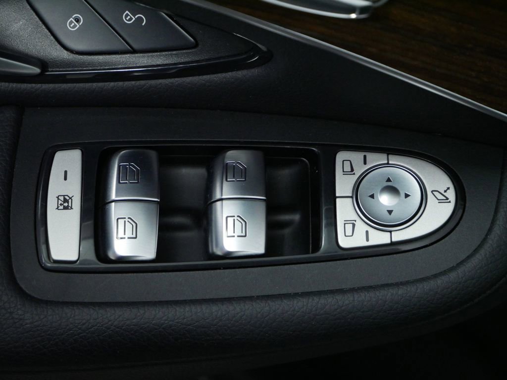 Used 2020 Mercedes-Benz GLC 300 4MATIC image 21