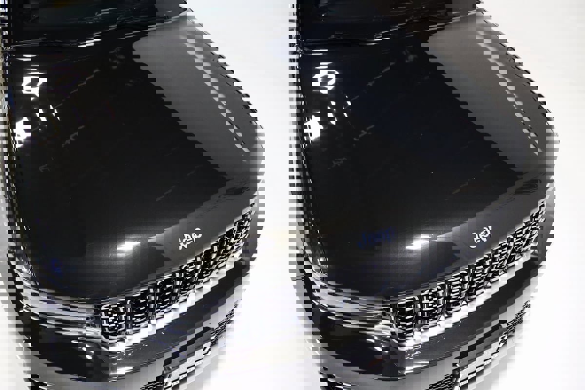 Used 2023 Jeep Grand Cherokee Summit image 35