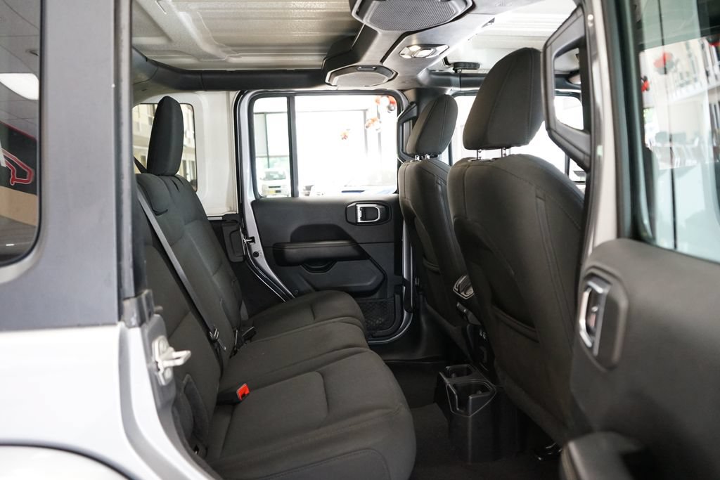 Used 2021 Jeep Wrangler Unlimited Sahara AWD/4WD image 13