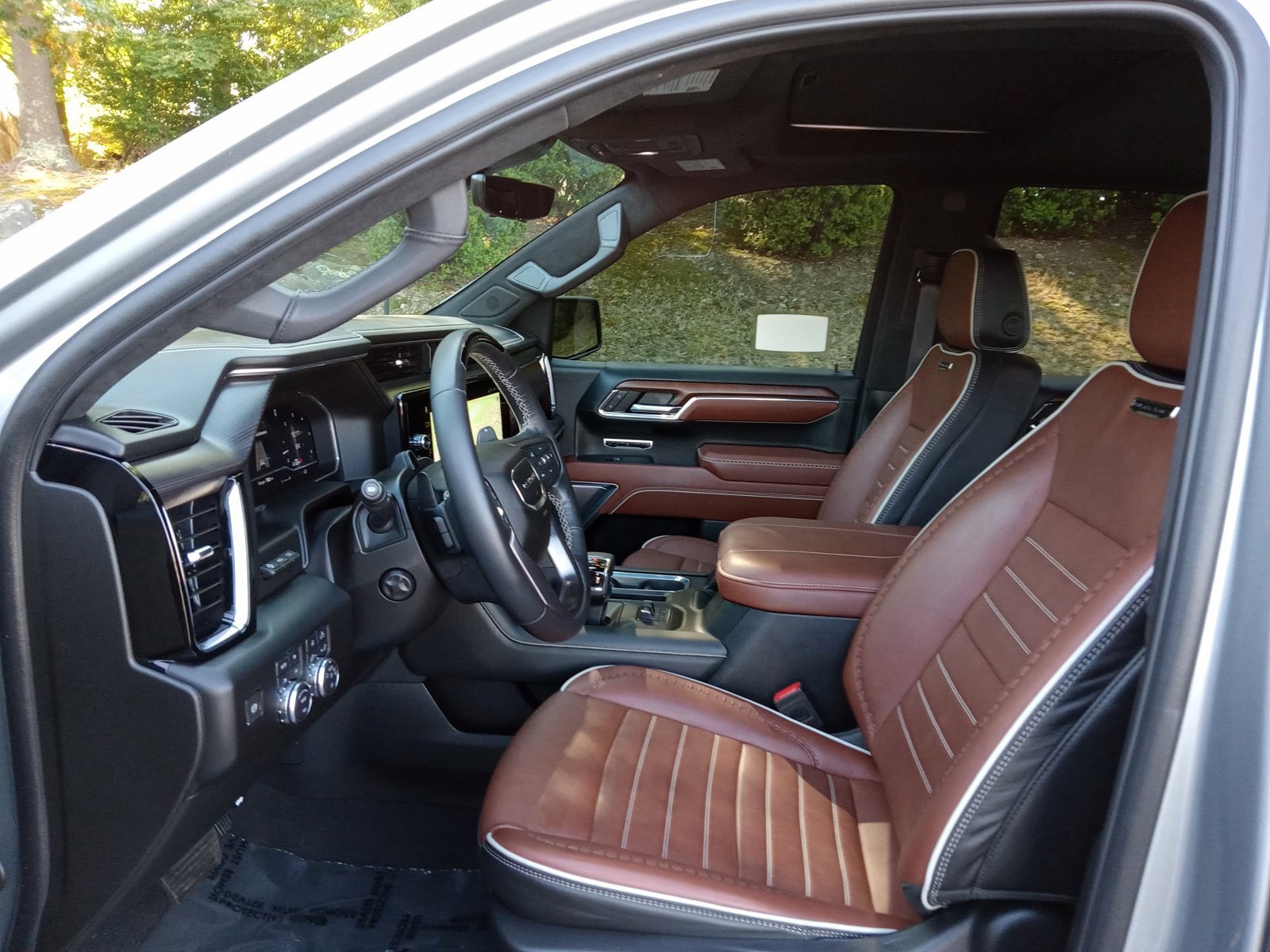 Used 2024 GMC Sierra 1500 Denali Ultimate AWD/4WD image 10