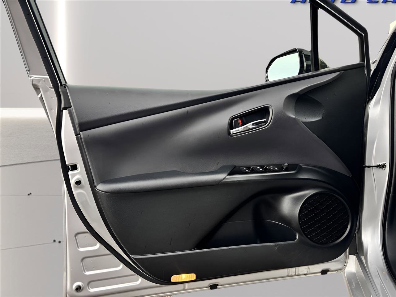 Used 2018 Toyota Prius Prime Plus image 15