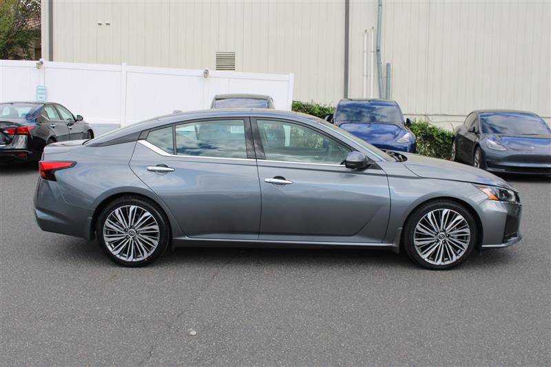 Used 2023 Nissan Altima 2.5 SL image 9