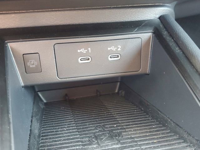 Certified 2025 Nissan Kicks SR FWD image 28