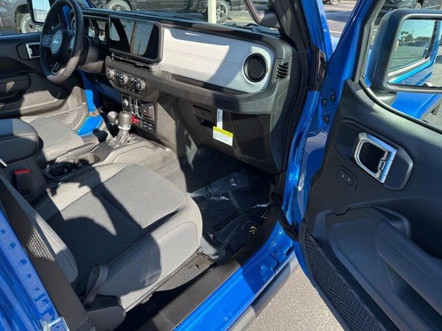 New 2025 Jeep Gladiator Willys image 14