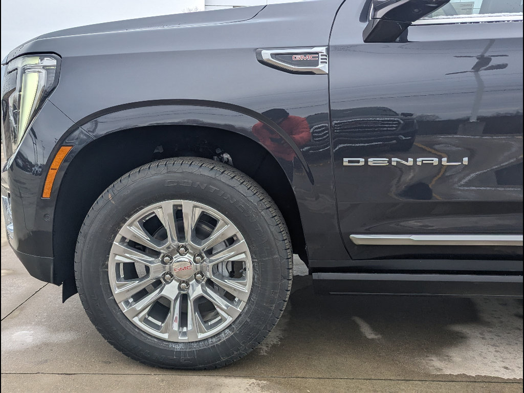 New 2026 GMC Yukon XL Denali w/ Sun & Power Step Package AWD/4WD image 10