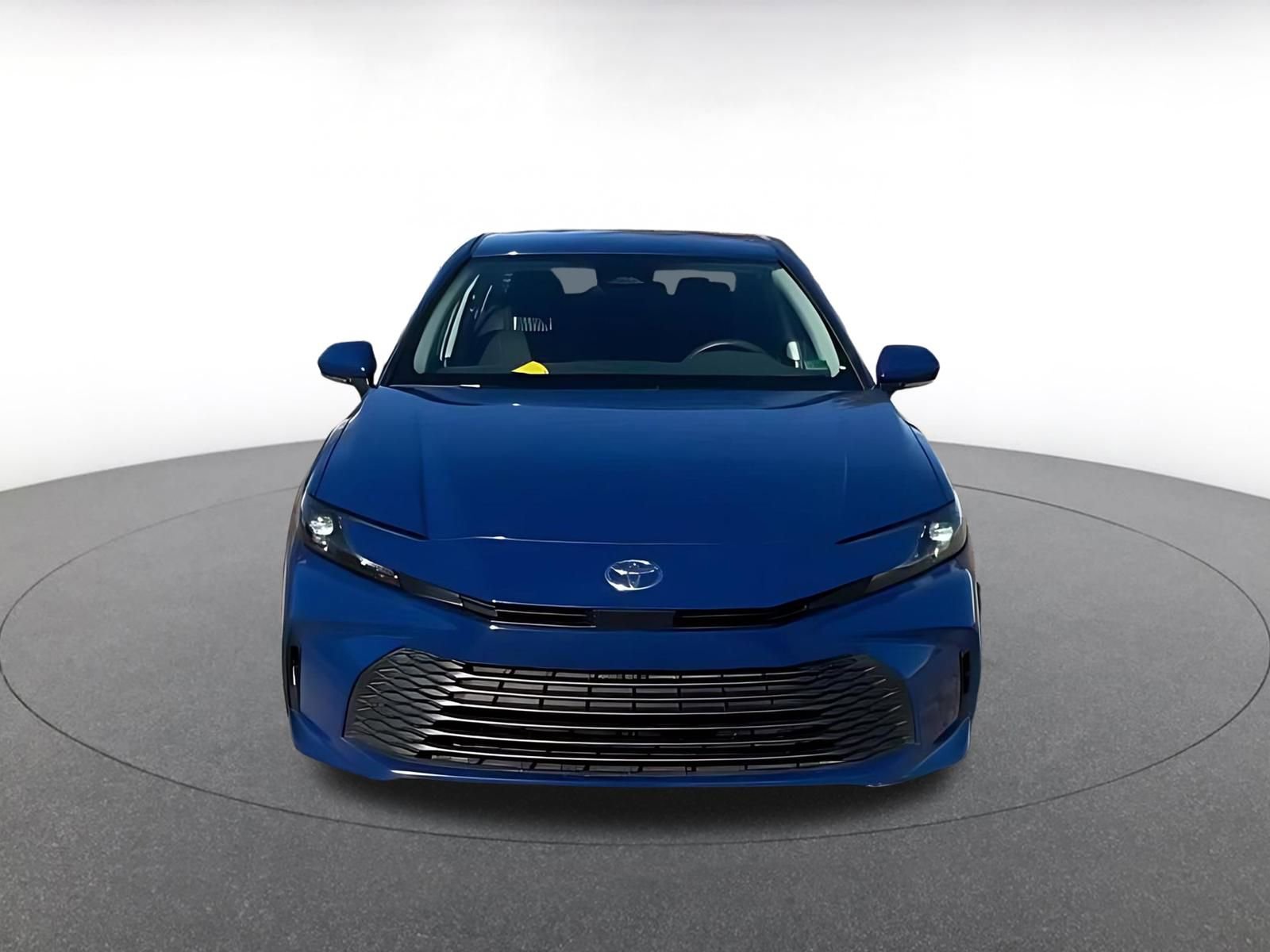 Used 2025 Toyota Camry LE image 4