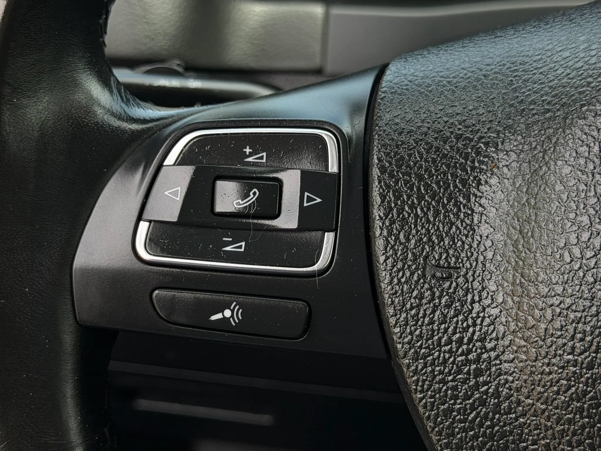 Used 2014 Volkswagen Tiguan S FWD image 17