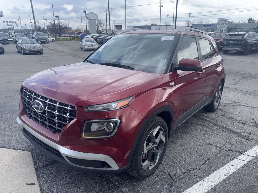 Used 2024 Hyundai Venue SEL image 1