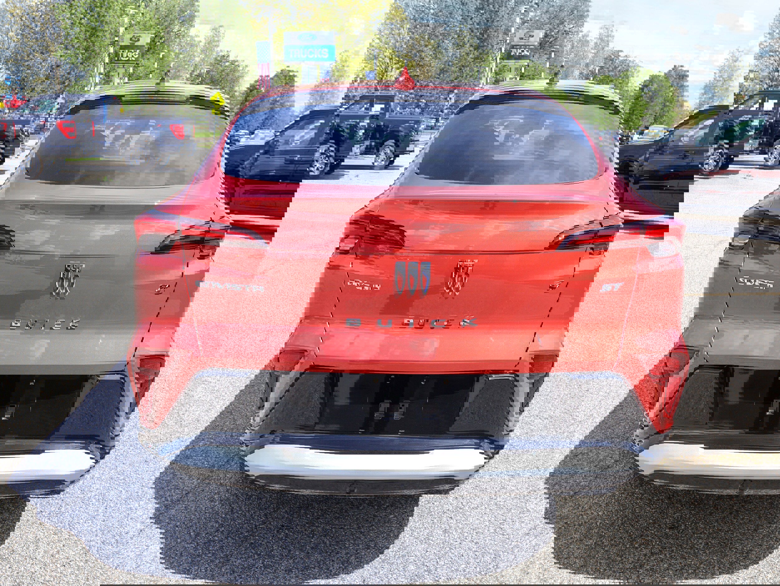 Used 2024 Buick Envista Sport Touring image 4