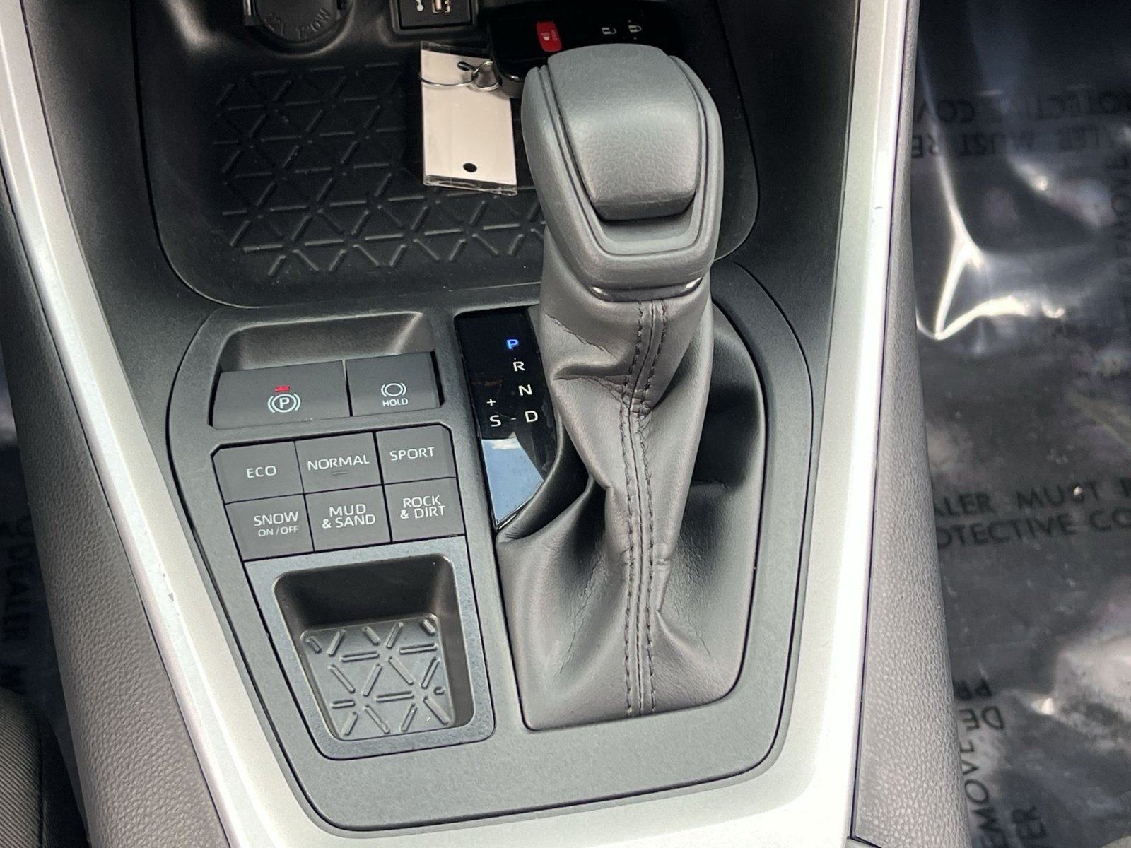 Used 2025 Toyota RAV4 XLE AWD/4WD image 21