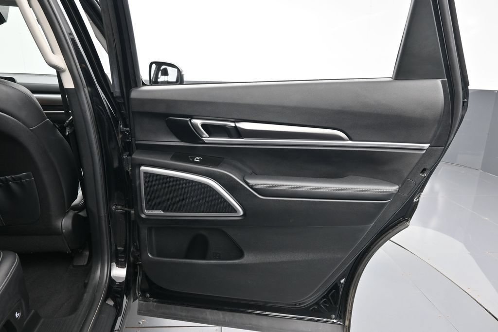 Used 2024 Kia Telluride LX FWD image 32