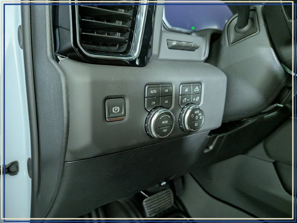 New 2026 GMC Sierra 3500 Denali Ultimate AWD/4WD image 17