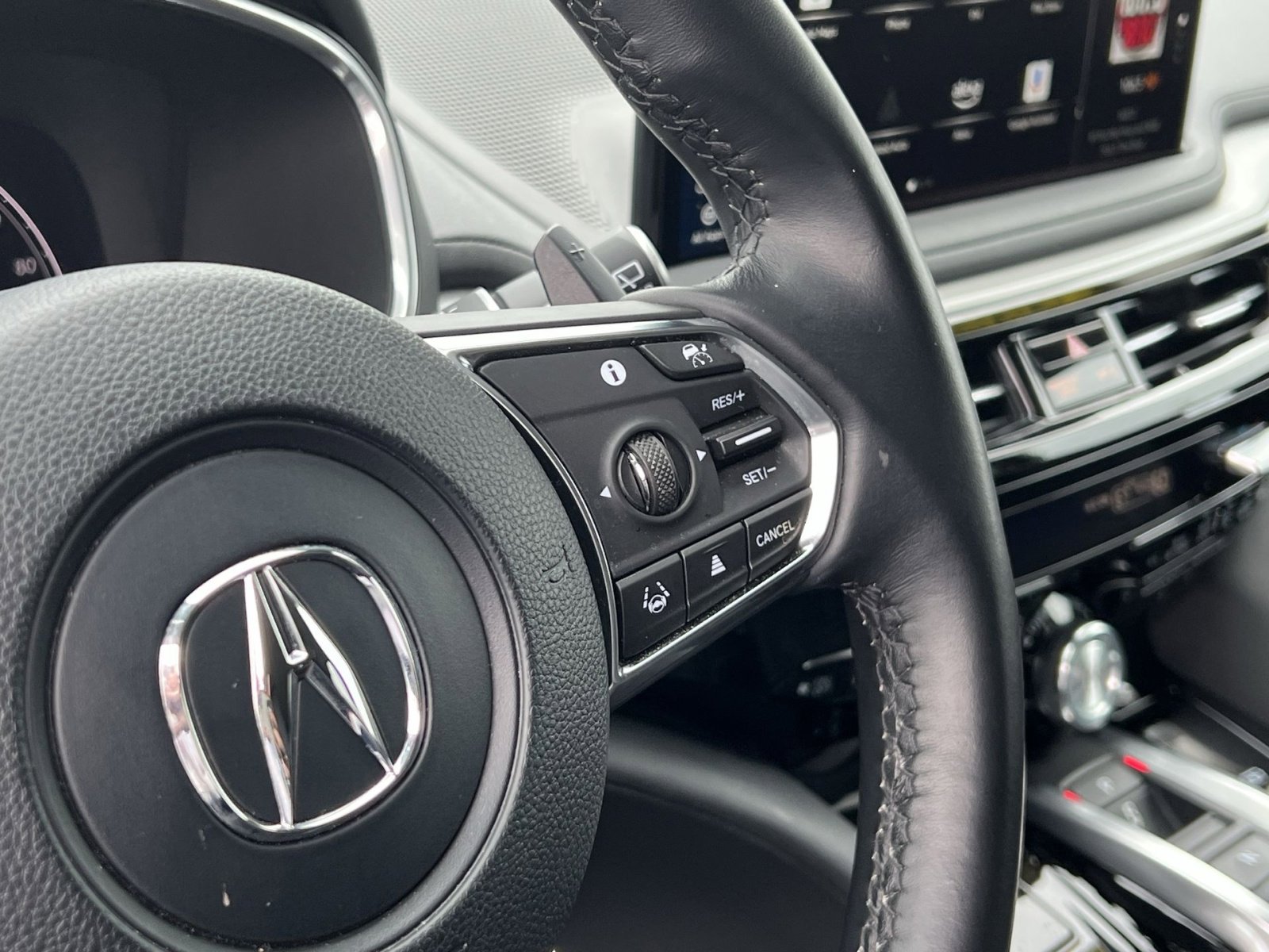 Certified 2025 Acura MDX SH-AWD w/ Technology Package image 33