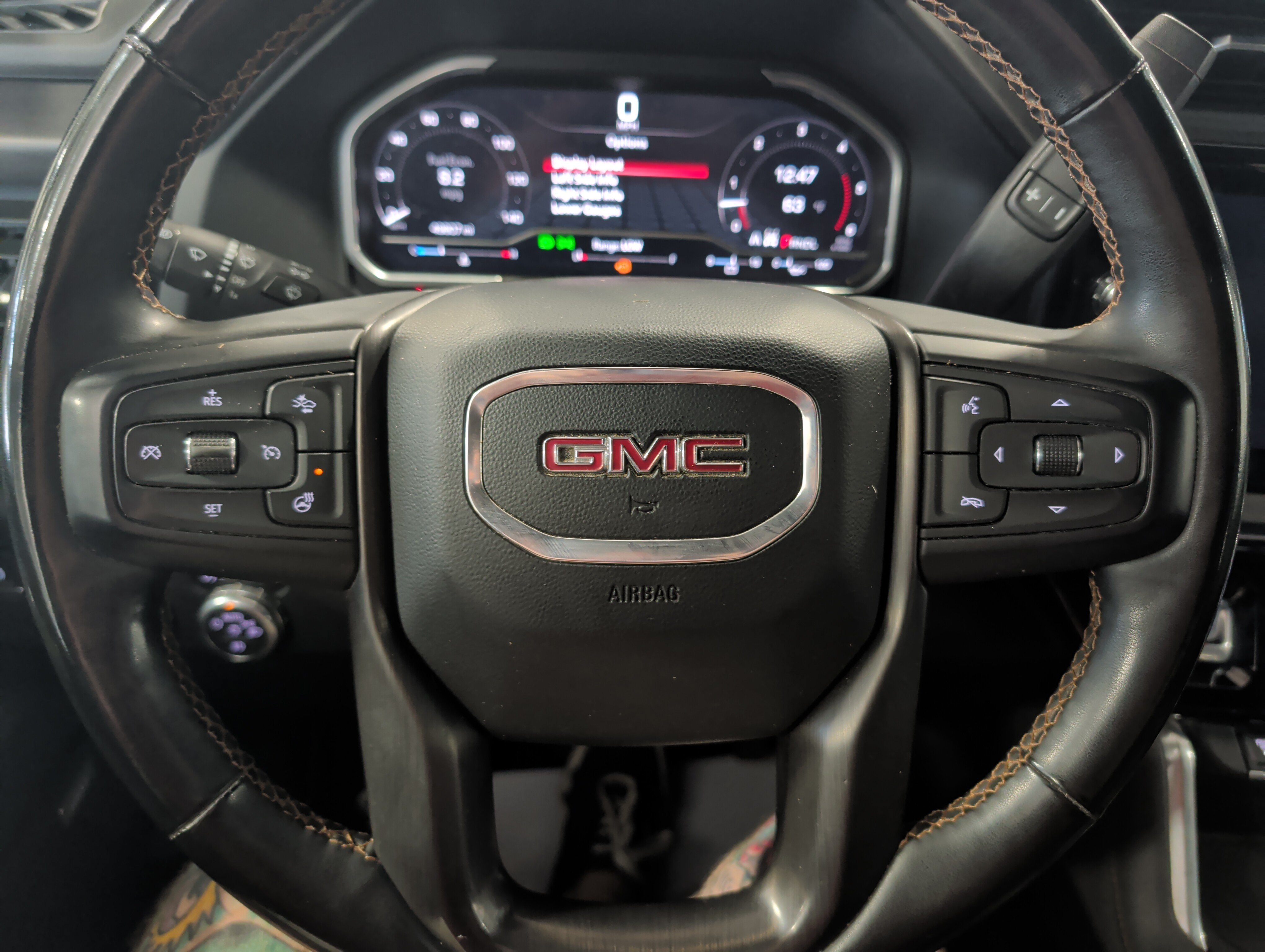 Used 2024 GMC Sierra 2500 AT4 w/ Technology Package AWD/4WD image 9