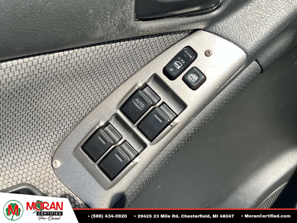Used 2008 Pontiac Vibe w/ Sun And Sound Package FWD image 15