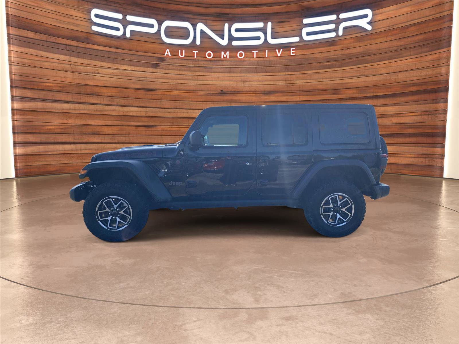 Used 2025 Jeep Wrangler Unlimited Rubicon w/ Convenience Group AWD/4WD image 2