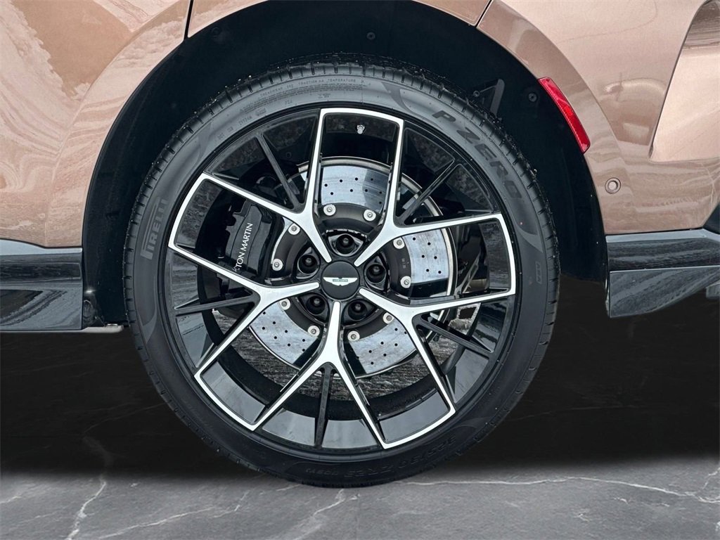 New 2026 Aston Martin DBX 707 image 30