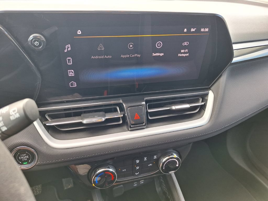 Used 2025 Chevrolet TrailBlazer LT FWD image 12