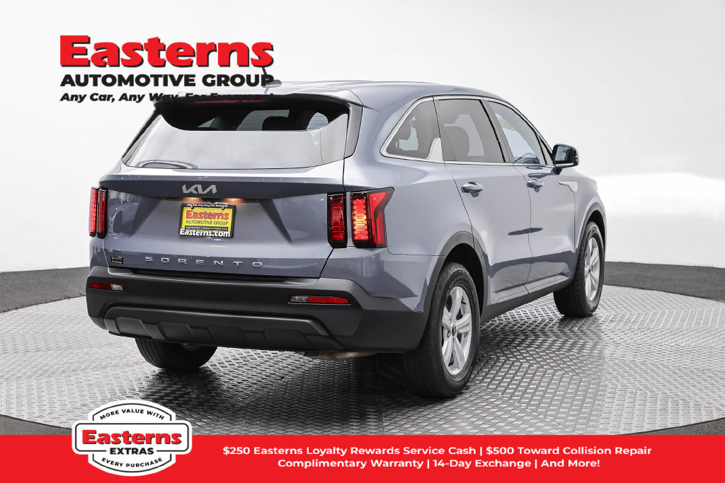Used 2022 Kia Sorento LX FWD image 6