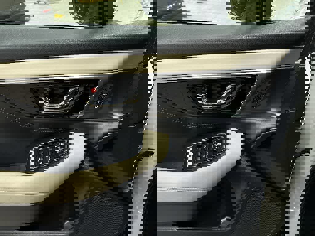 Used 2021 Subaru Outback Limited image 22