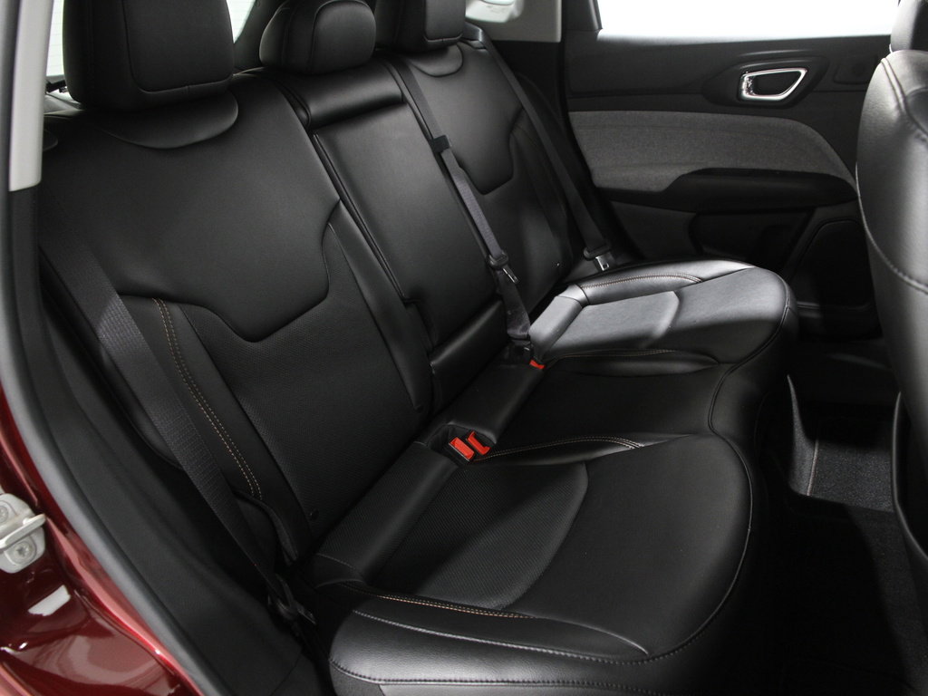 Used 2022 Jeep Compass Latitude w/ Sun and Sound Group image 17